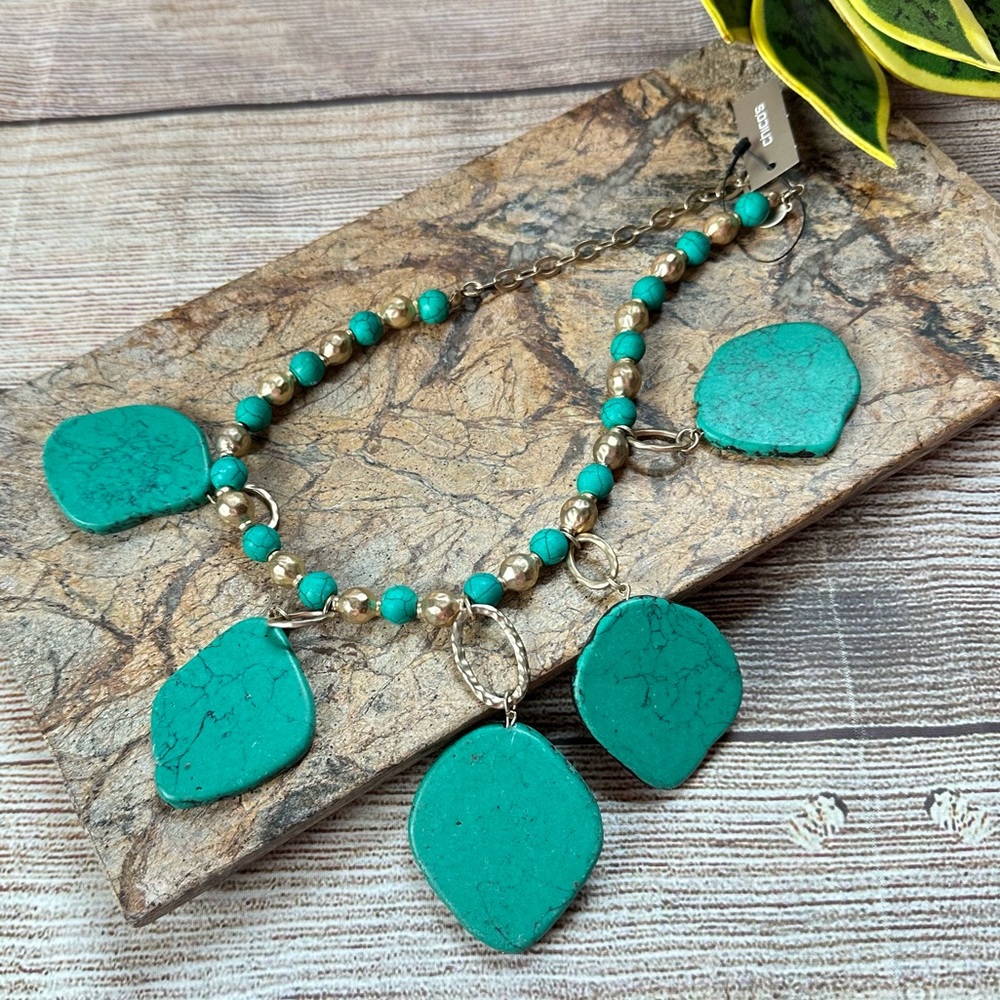 NWT Chico's Kelly Stone Bib Necklace